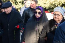 Azərbaycan ictimaiyyəti 20 Yanvar faciəsi qurbanlarının əziz xatirəsini yad edir (FOTO)