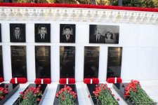 Azərbaycan ictimaiyyəti 20 Yanvar faciəsi qurbanlarının əziz xatirəsini yad edir (FOTO)