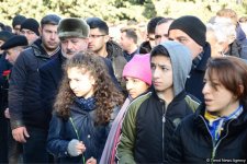 Azərbaycan ictimaiyyəti 20 Yanvar faciəsi qurbanlarının əziz xatirəsini yad edir (FOTO)