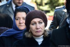 Azərbaycan ictimaiyyəti 20 Yanvar faciəsi qurbanlarının əziz xatirəsini yad edir (FOTO)