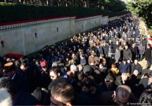 Azərbaycan ictimaiyyəti 20 Yanvar faciəsi qurbanlarının əziz xatirəsini yad edir (FOTO)