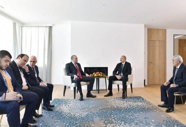 Davosda Azərbaycan Prezidentinin və Gürcüstan Baş nazirinin görüşü olub (FOTO) (YENİLƏNİB)