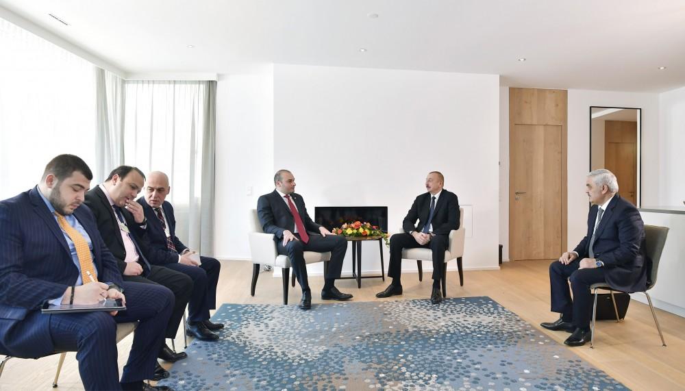 Davosda Azərbaycan Prezidentinin və Gürcüstan Baş nazirinin görüşü olub (FOTO) (YENİLƏNİB)