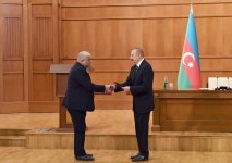 Prezident İlham Əliyev və birinci xanım Mehriban Əliyeva şəhid ailələri ilə görüşüblər (YENİLƏNİB-2) (FOTO)