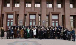 Prezident İlham Əliyev və birinci xanım Mehriban Əliyeva şəhid ailələri ilə görüşüblər (YENİLƏNİB-2) (FOTO)