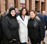 Prezident İlham Əliyev və birinci xanım Mehriban Əliyeva şəhid ailələri ilə görüşüblər (YENİLƏNİB-2) (FOTO)