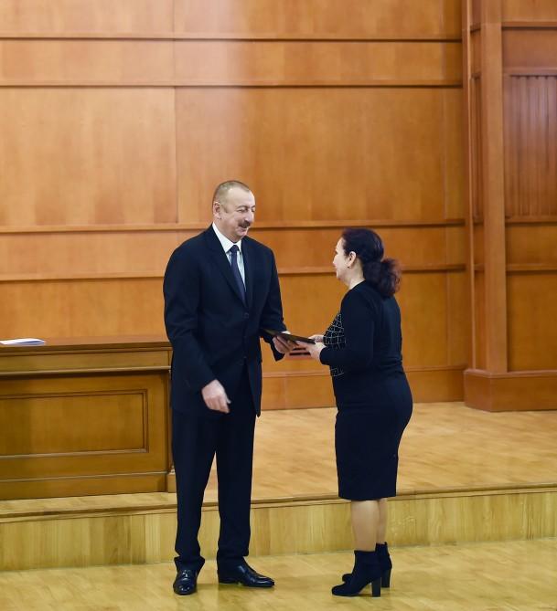 Prezident İlham Əliyev və birinci xanım Mehriban Əliyeva şəhid ailələri ilə görüşüblər (YENİLƏNİB-2) (FOTO)