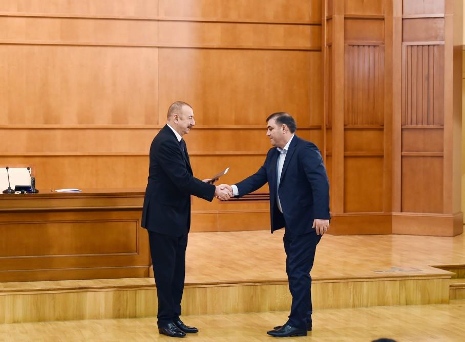 Prezident İlham Əliyev və birinci xanım Mehriban Əliyeva şəhid ailələri ilə görüşüblər (YENİLƏNİB-2) (FOTO)