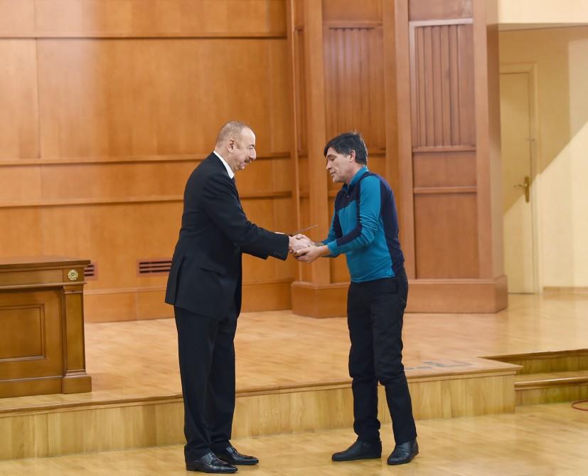 Prezident İlham Əliyev və birinci xanım Mehriban Əliyeva şəhid ailələri ilə görüşüblər (YENİLƏNİB-2) (FOTO)