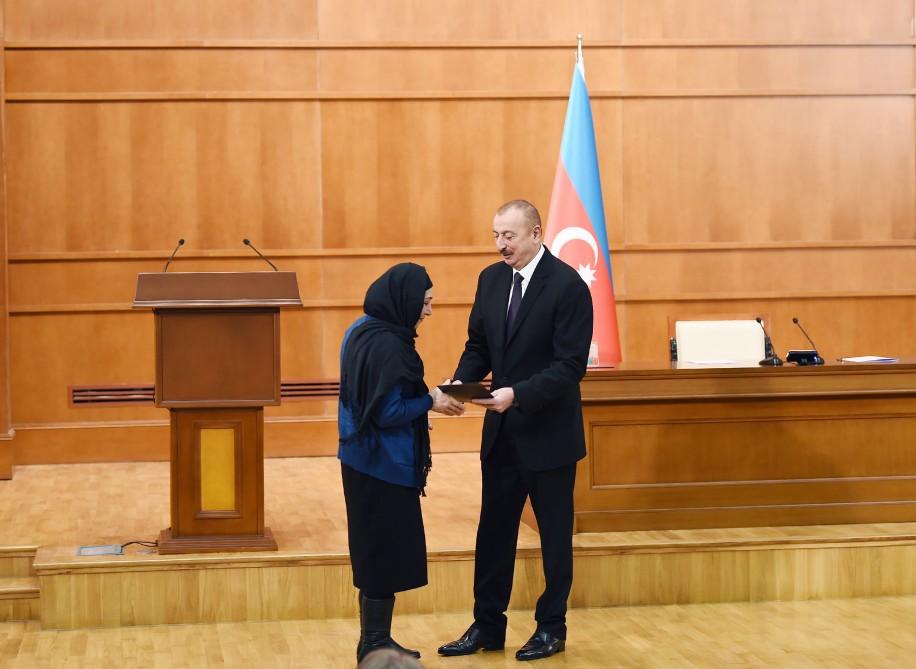 Prezident İlham Əliyev və birinci xanım Mehriban Əliyeva şəhid ailələri ilə görüşüblər (YENİLƏNİB-2) (FOTO)