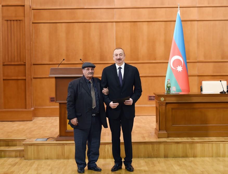 Prezident İlham Əliyev və birinci xanım Mehriban Əliyeva şəhid ailələri ilə görüşüblər (YENİLƏNİB-2) (FOTO)