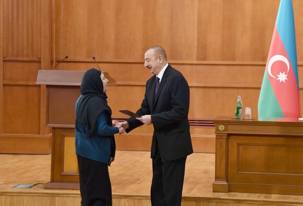 Prezident İlham Əliyev və birinci xanım Mehriban Əliyeva şəhid ailələri ilə görüşüblər (YENİLƏNİB-2) (FOTO)