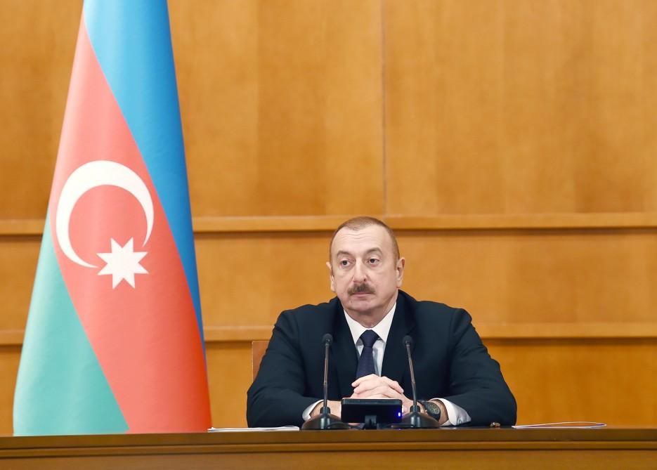 Prezident İlham Əliyev və birinci xanım Mehriban Əliyeva şəhid ailələri ilə görüşüblər (YENİLƏNİB-2) (FOTO)