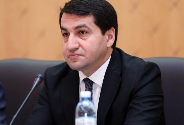 Hikmət Hacıyev: Ermənistanın azərbaycanlıları etnik təmizləməyə məruz qoyaraq erməni icmasına imtiyazlı hüquqlar tələb etməsi bütün sənədlərə ziddir (FOTO)