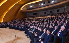 Prezident İlham Əliyev "Regionların 2014-2018-ci illərdə sosial-iqtisadi inkişafı Dövlət Proqramı"nın icrasının yekunlarına həsr olunan konfransda iştirak edib (FOTO) (YENİLƏNİB-2)