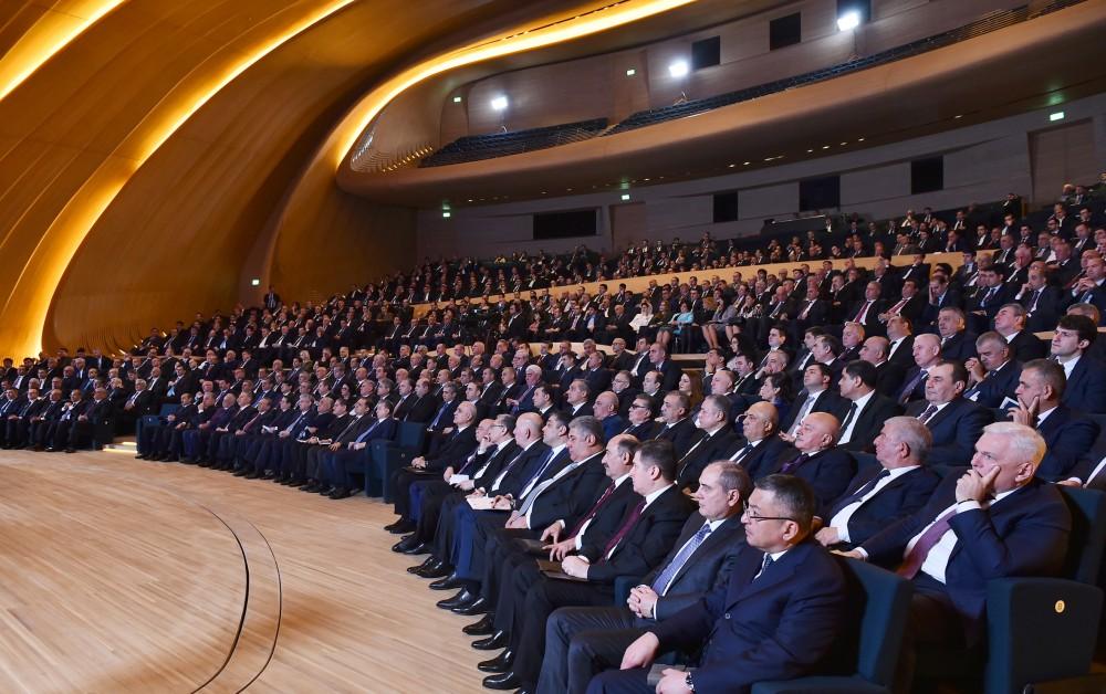 Prezident İlham Əliyev "Regionların 2014-2018-ci illərdə sosial-iqtisadi inkişafı Dövlət Proqramı"nın icrasının yekunlarına həsr olunan konfransda iştirak edib (FOTO) (YENİLƏNİB-2)