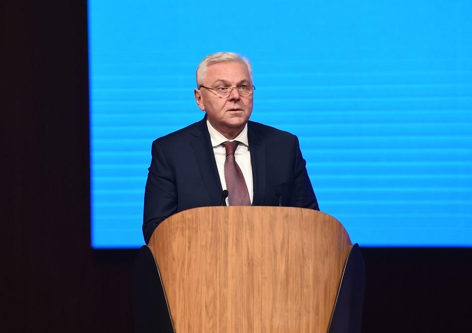 Prezident İlham Əliyev "Regionların 2014-2018-ci illərdə sosial-iqtisadi inkişafı Dövlət Proqramı"nın icrasının yekunlarına həsr olunan konfransda iştirak edib (FOTO) (YENİLƏNİB-2)