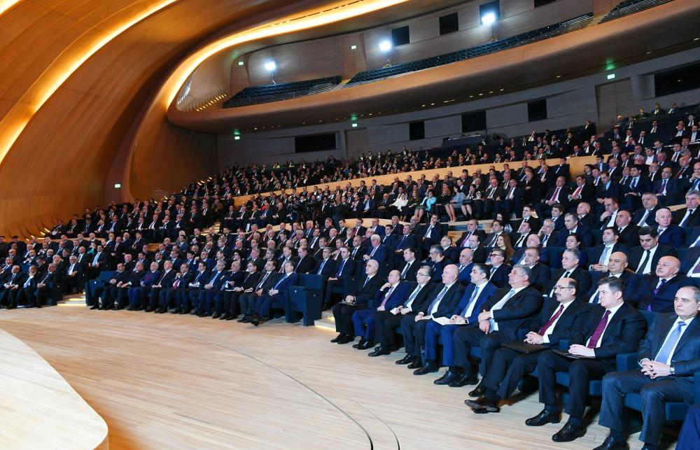 Prezident İlham Əliyev "Regionların 2014-2018-ci illərdə sosial-iqtisadi inkişafı Dövlət Proqramı"nın icrasının yekunlarına həsr olunan konfransda iştirak edib (FOTO) (YENİLƏNİB-2)