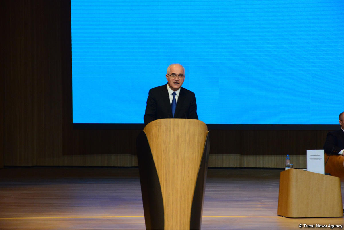 "Regionların inkişafı üzrə Dövlət Proqramı"nın icrasının yekunlarına dair konfrans çərçivəsində sahibkarlarla müzakirələr aparılır (FOTO)