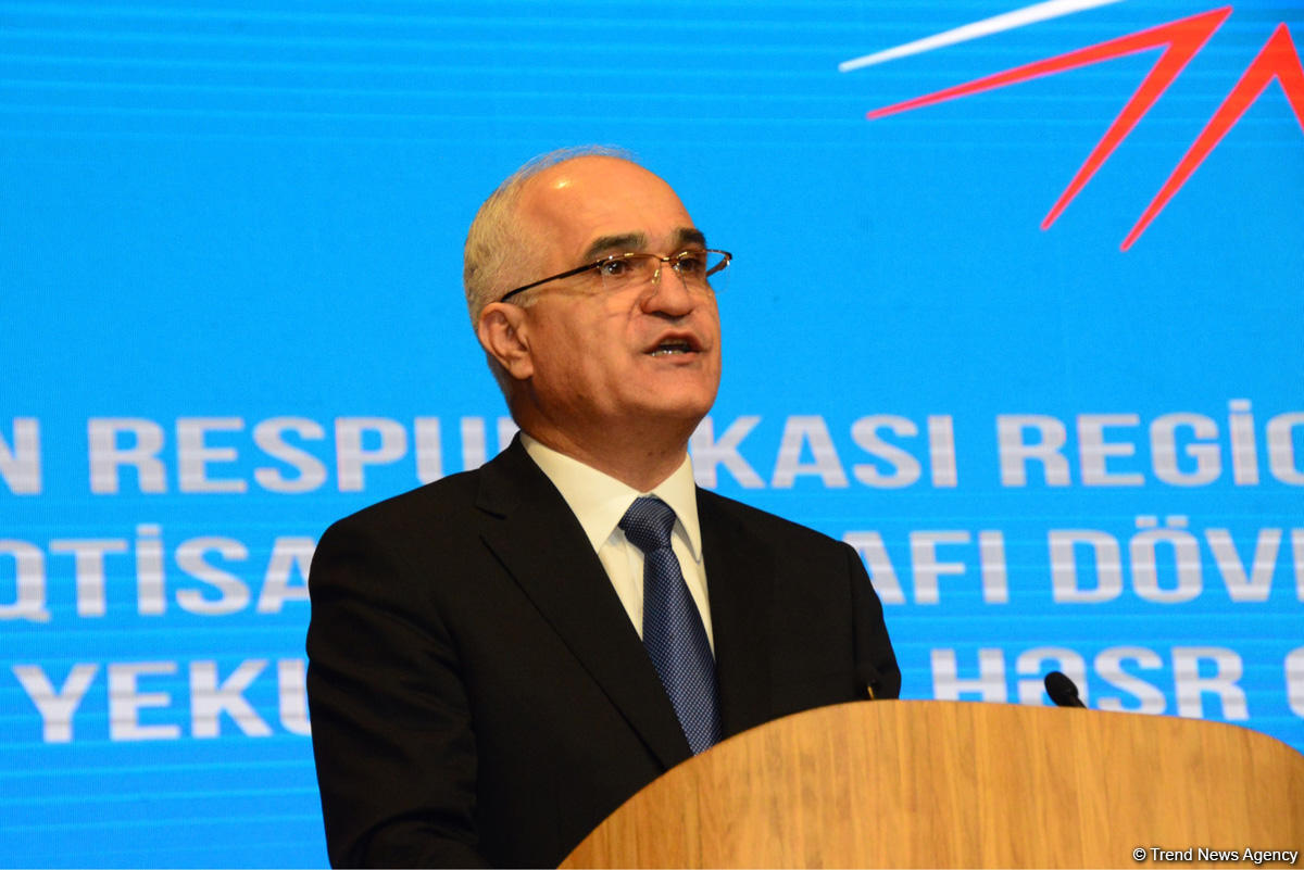 "Regionların inkişafı üzrə Dövlət Proqramı"nın icrasının yekunlarına dair konfrans çərçivəsində sahibkarlarla müzakirələr aparılır (FOTO)