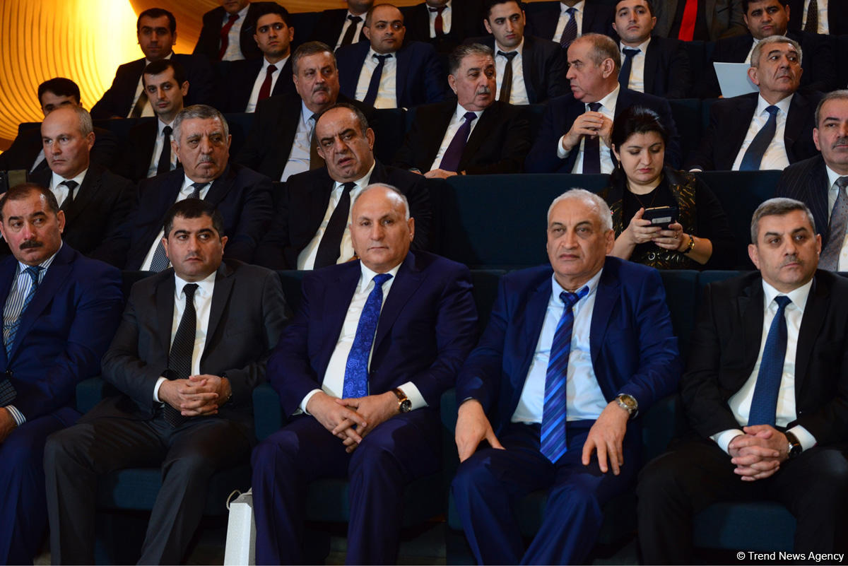"Regionların inkişafı üzrə Dövlət Proqramı"nın icrasının yekunlarına dair konfrans çərçivəsində sahibkarlarla müzakirələr aparılır (FOTO)