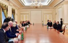 Prezident İlham Əliyev Almaniya nümayəndə heyətini qəbul edib (YENİLƏNİB) (FOTO)
