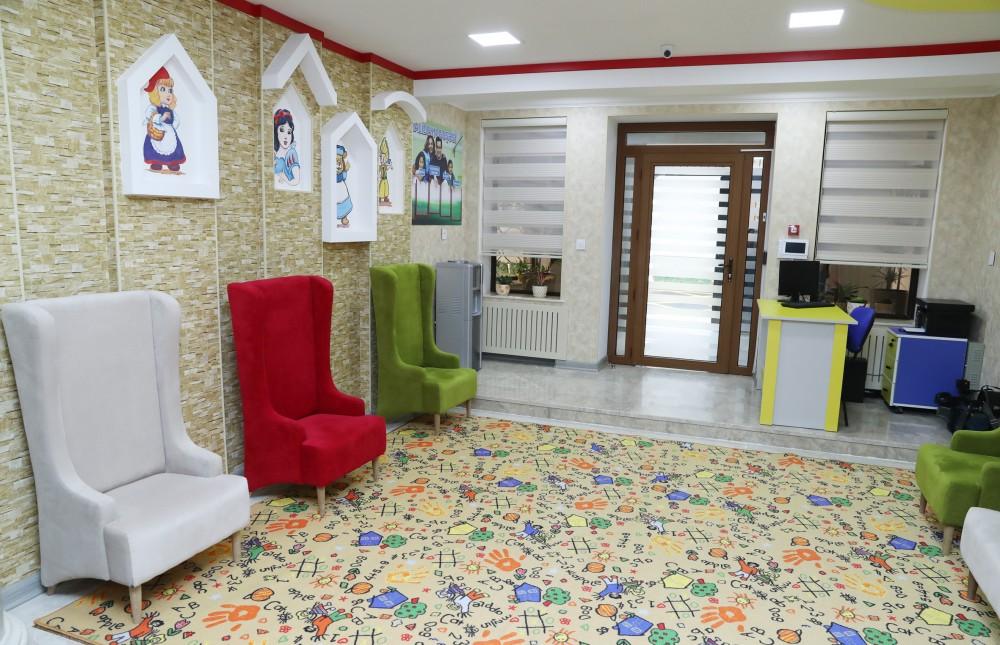 Birinci vitse-prezident Mehriban Əliyeva Bakıda yeni inşa olunmuş 6 saylı uşaq bağçasının açılışında iştirak edib (FOTO)