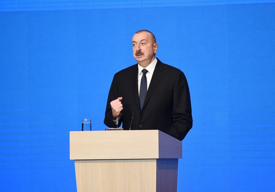 Prezident İlham Əliyev və birinci xanım Mehriban Əliyeva Gənclər Gününə həsr olunmuş respublika toplantısında iştirak ediblər (FOTO) (YENİLƏNİB-2)