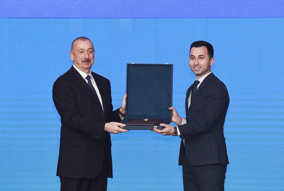 Prezident İlham Əliyev və birinci xanım Mehriban Əliyeva Gənclər Gününə həsr olunmuş respublika toplantısında iştirak ediblər (FOTO) (YENİLƏNİB-2)