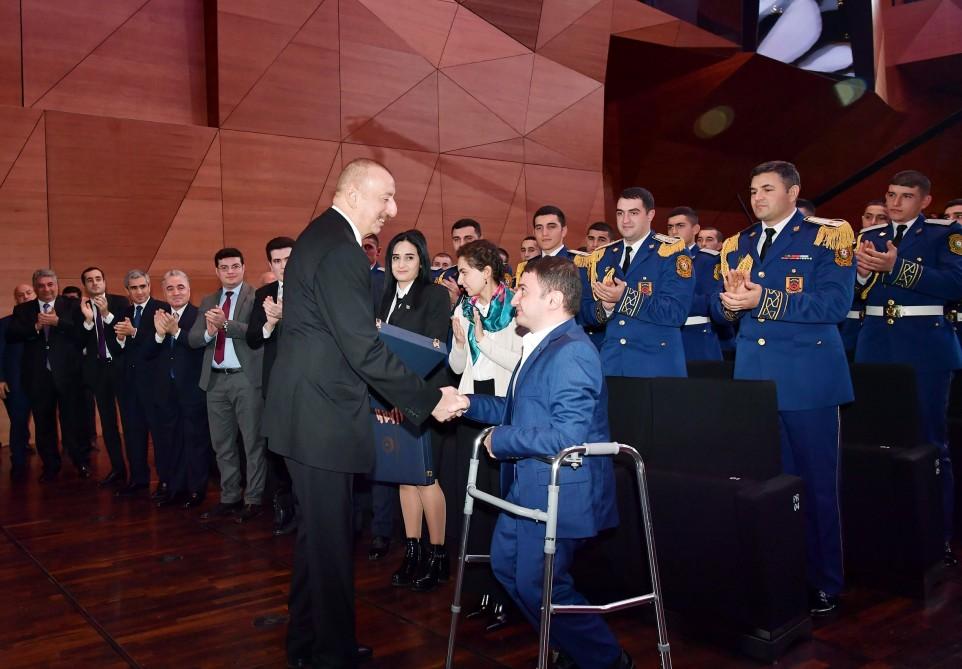 Prezident İlham Əliyev və birinci xanım Mehriban Əliyeva Gənclər Gününə həsr olunmuş respublika toplantısında iştirak ediblər (FOTO) (YENİLƏNİB-2)