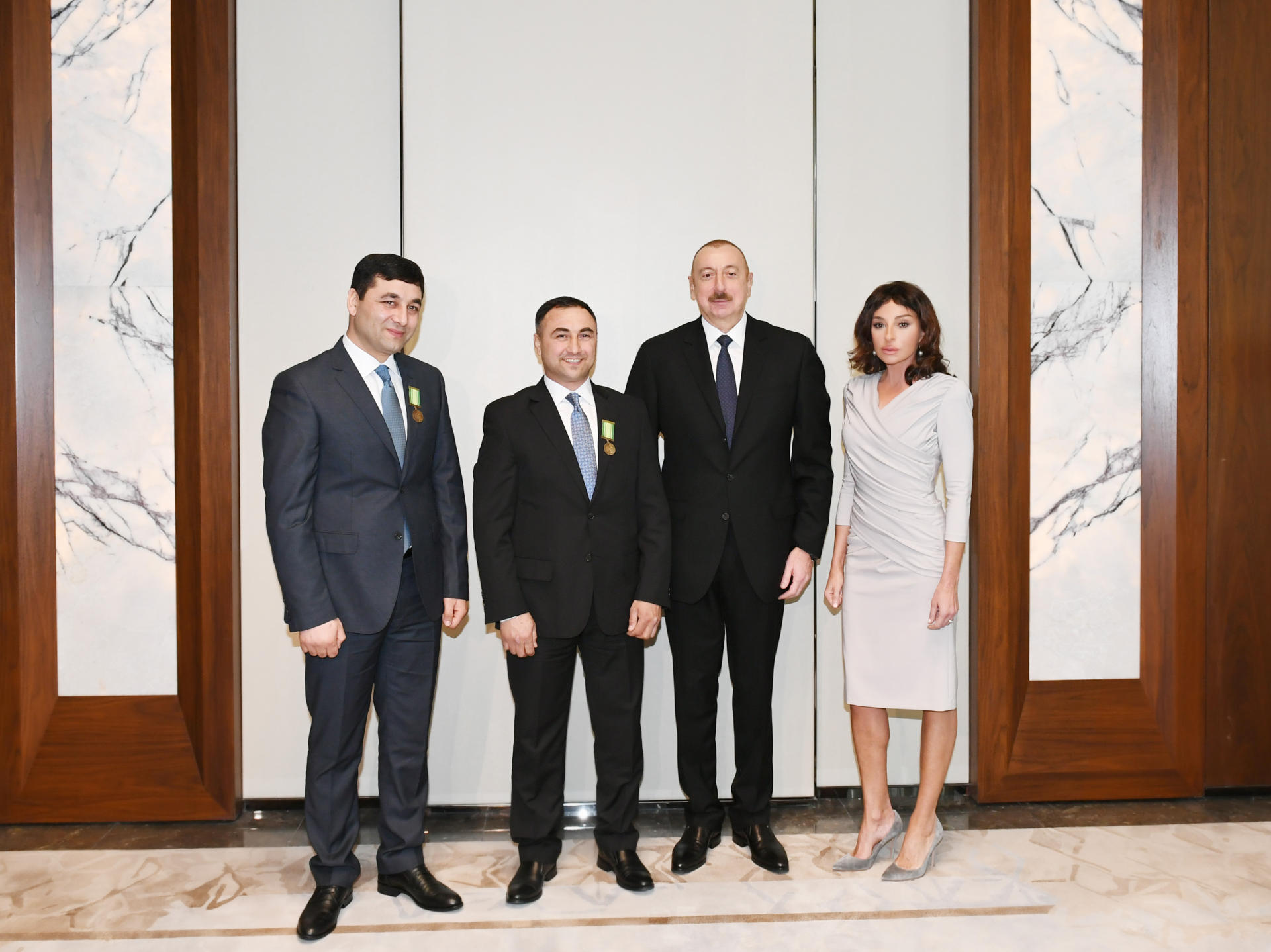 Prezident İlham Əliyev və birinci xanım Mehriban Əliyeva Ukraynada yaşayan soydaşlarımız Sabir və Umud Şirinov qardaşları ilə görüşüblər (FOTO) (YENİLƏNİB)