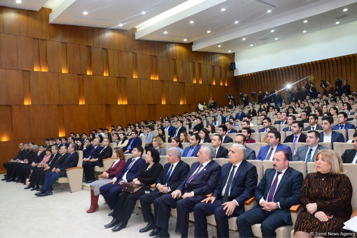 Əli Əhmədov: Bu il bələdiyyə seçkilərində gənclərin namizəd qismində iştirak etməsinə çalışacağıq (FOTO)