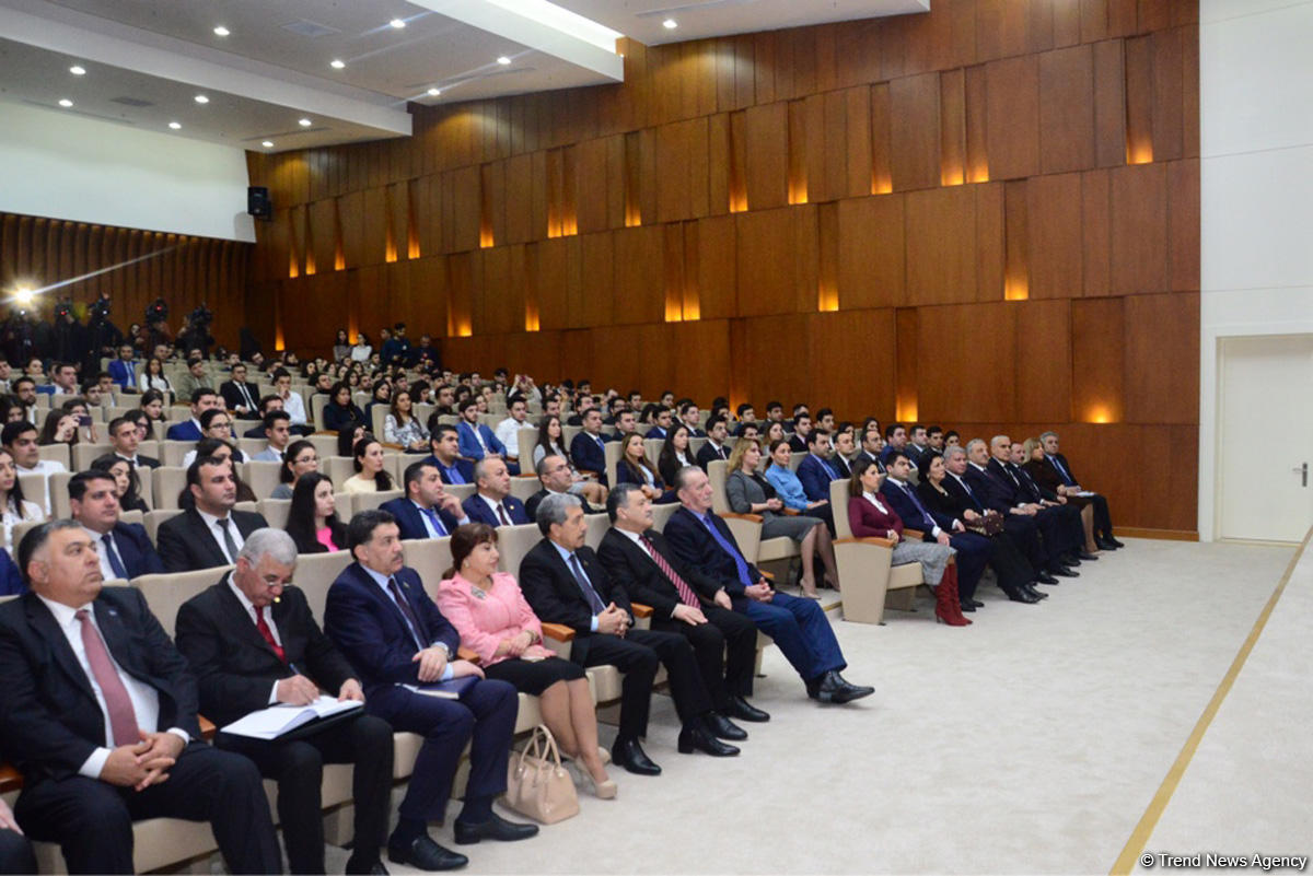 Əli Əhmədov: Bu il bələdiyyə seçkilərində gənclərin namizəd qismində iştirak etməsinə çalışacağıq (FOTO)