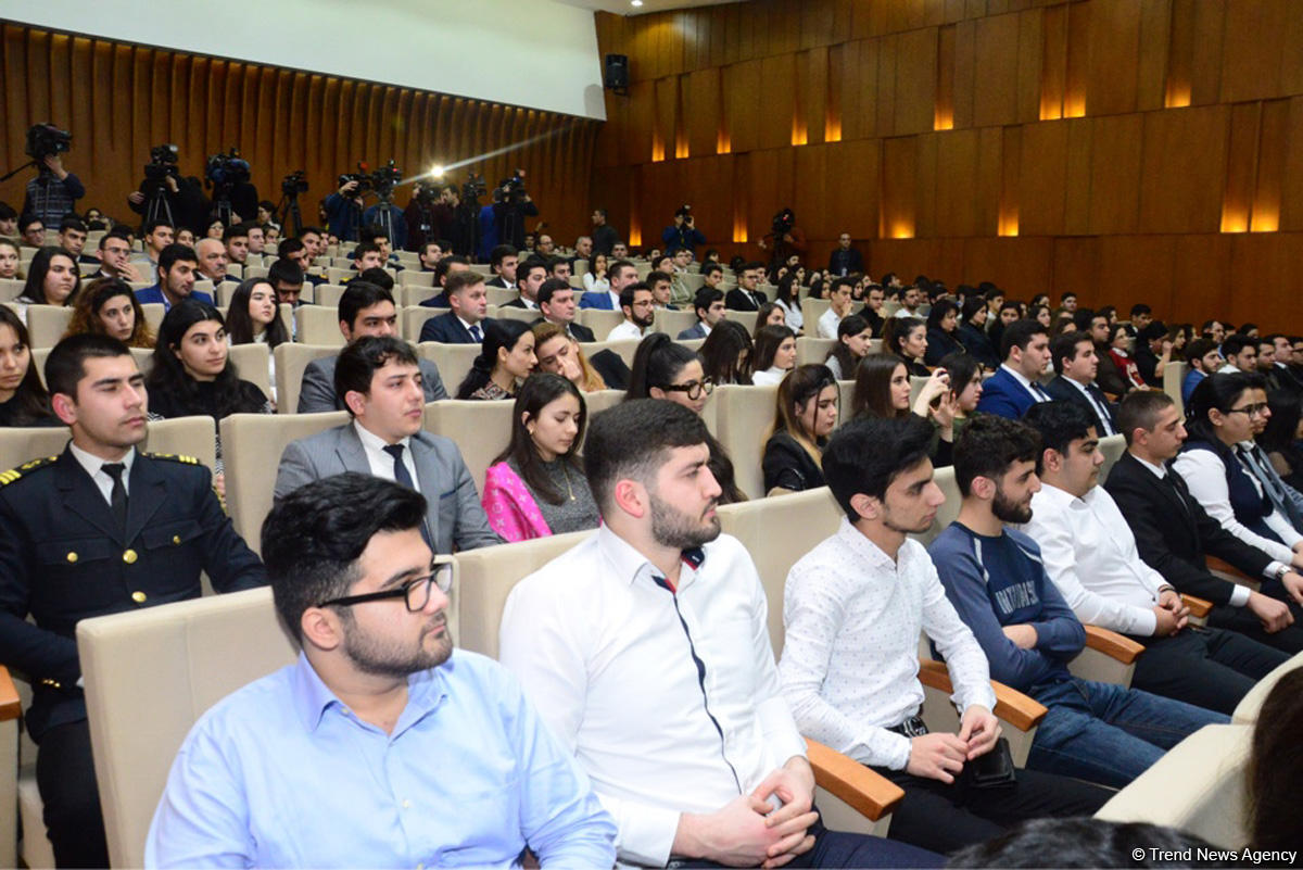 Əli Əhmədov: Bu il bələdiyyə seçkilərində gənclərin namizəd qismində iştirak etməsinə çalışacağıq (FOTO)
