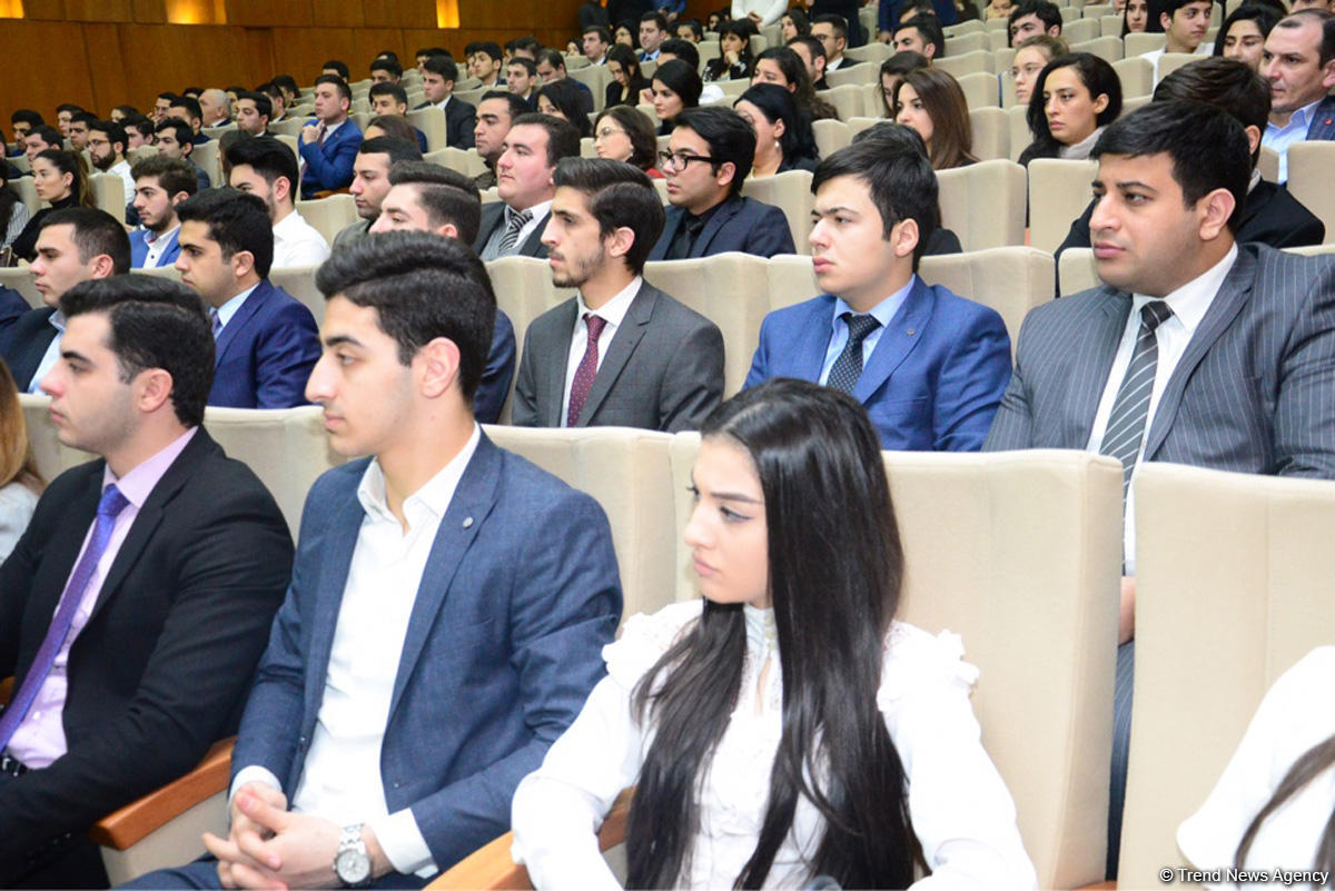 Əli Əhmədov: Bu il bələdiyyə seçkilərində gənclərin namizəd qismində iştirak etməsinə çalışacağıq (FOTO)