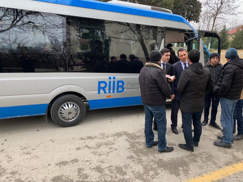Heydər Əliyev Fondunun nümayəndələri zəlzələ bölgəsində sakinlərlə görüşür (FOTO)