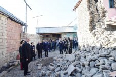 Prezident İlham Əliyev zəlzələnin baş verdiyi Şamaxıda olub (FOTO) (YENİLƏNİB)