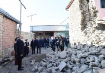 Prezident İlham Əliyev zəlzələnin baş verdiyi Şamaxıda olub (FOTO) (YENİLƏNİB)