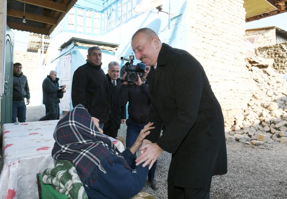 Prezident İlham Əliyev zəlzələnin baş verdiyi Şamaxıda olub (FOTO) (YENİLƏNİB)