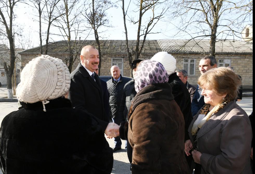 Prezident İlham Əliyev zəlzələnin baş verdiyi Şamaxıda olub (FOTO) (YENİLƏNİB)
