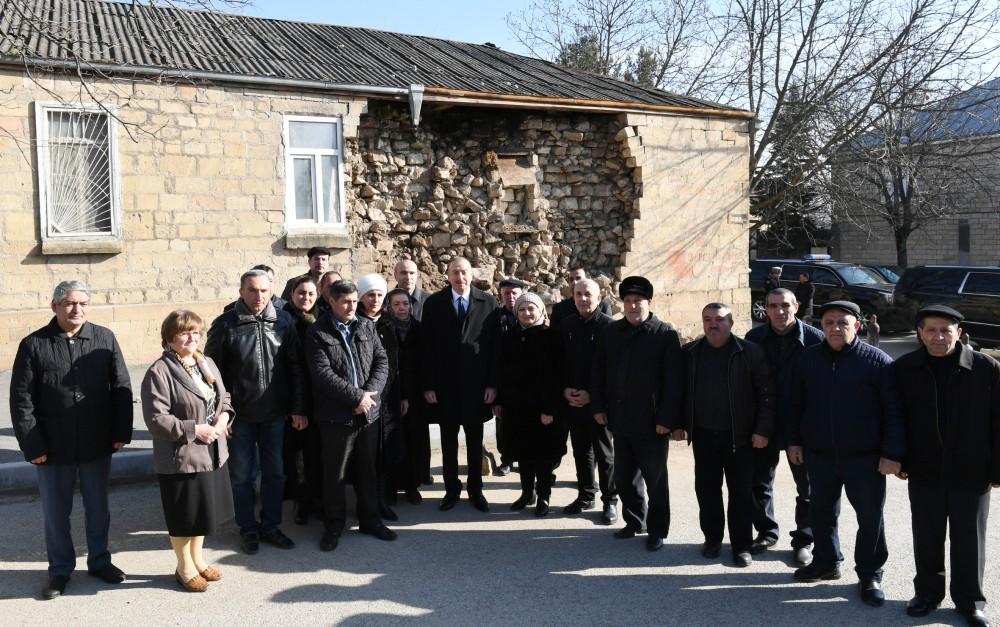 Prezident İlham Əliyev zəlzələnin baş verdiyi Şamaxıda olub (FOTO) (YENİLƏNİB)
