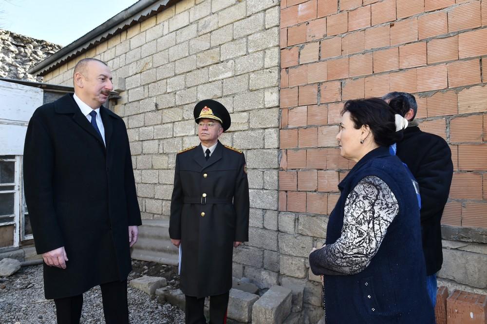 Prezident İlham Əliyev zəlzələnin baş verdiyi Şamaxıda olub (FOTO) (YENİLƏNİB)
