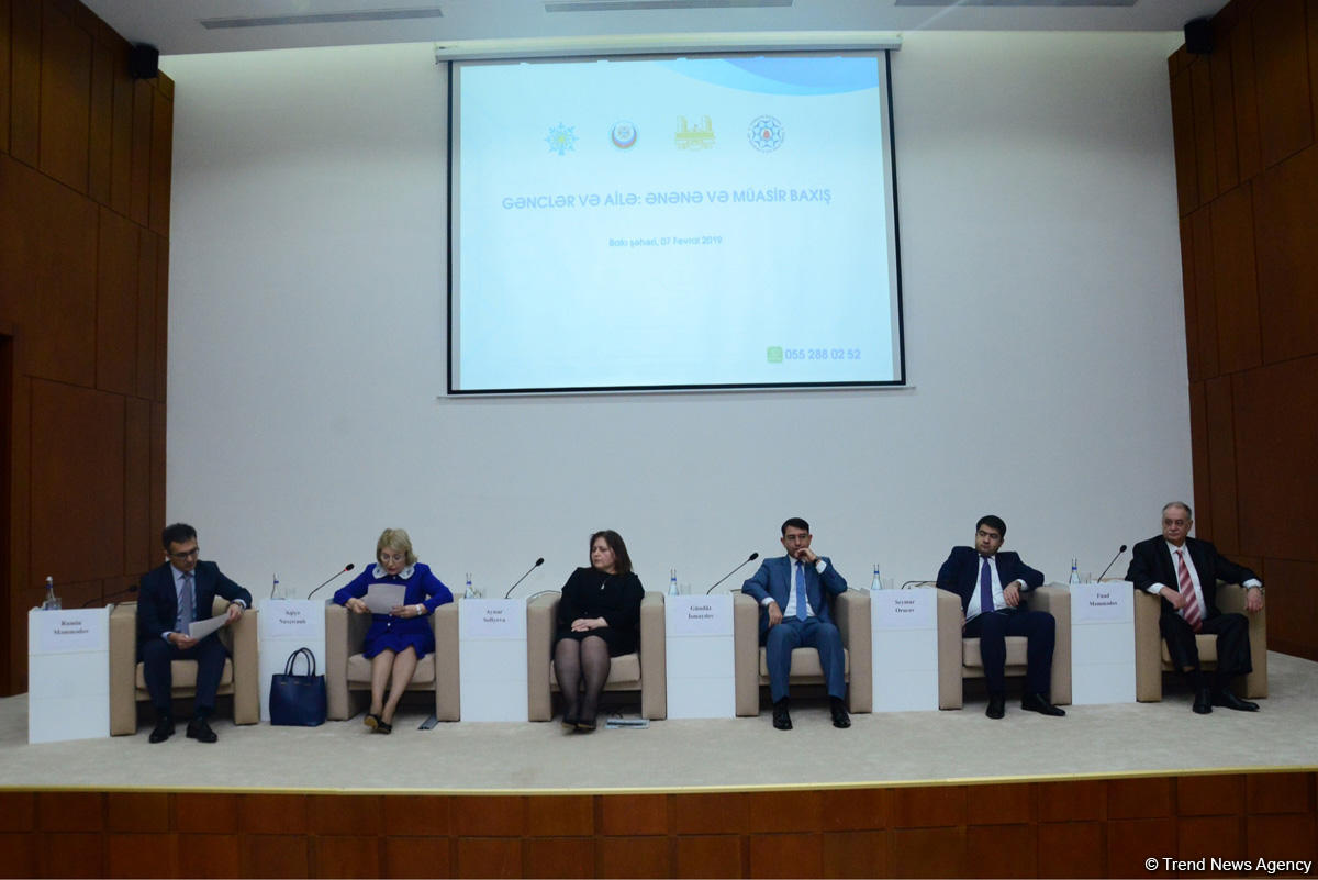 YAP-da “Gənclər və ailə: ənənə və müasir baxış” mövzusunda tədbir keçirilib (FOTO)