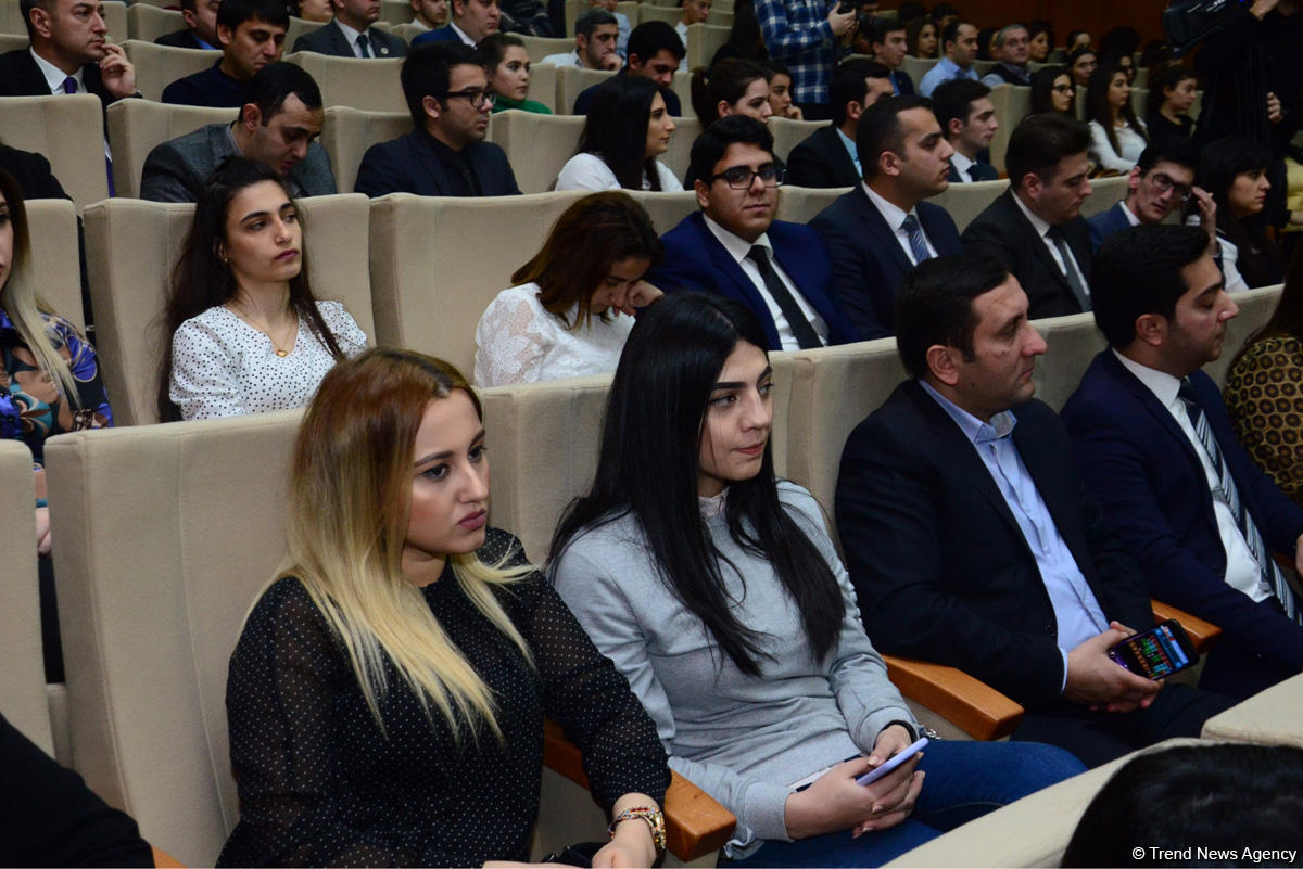 YAP-da “Gənclər və ailə: ənənə və müasir baxış” mövzusunda tədbir keçirilib (FOTO)