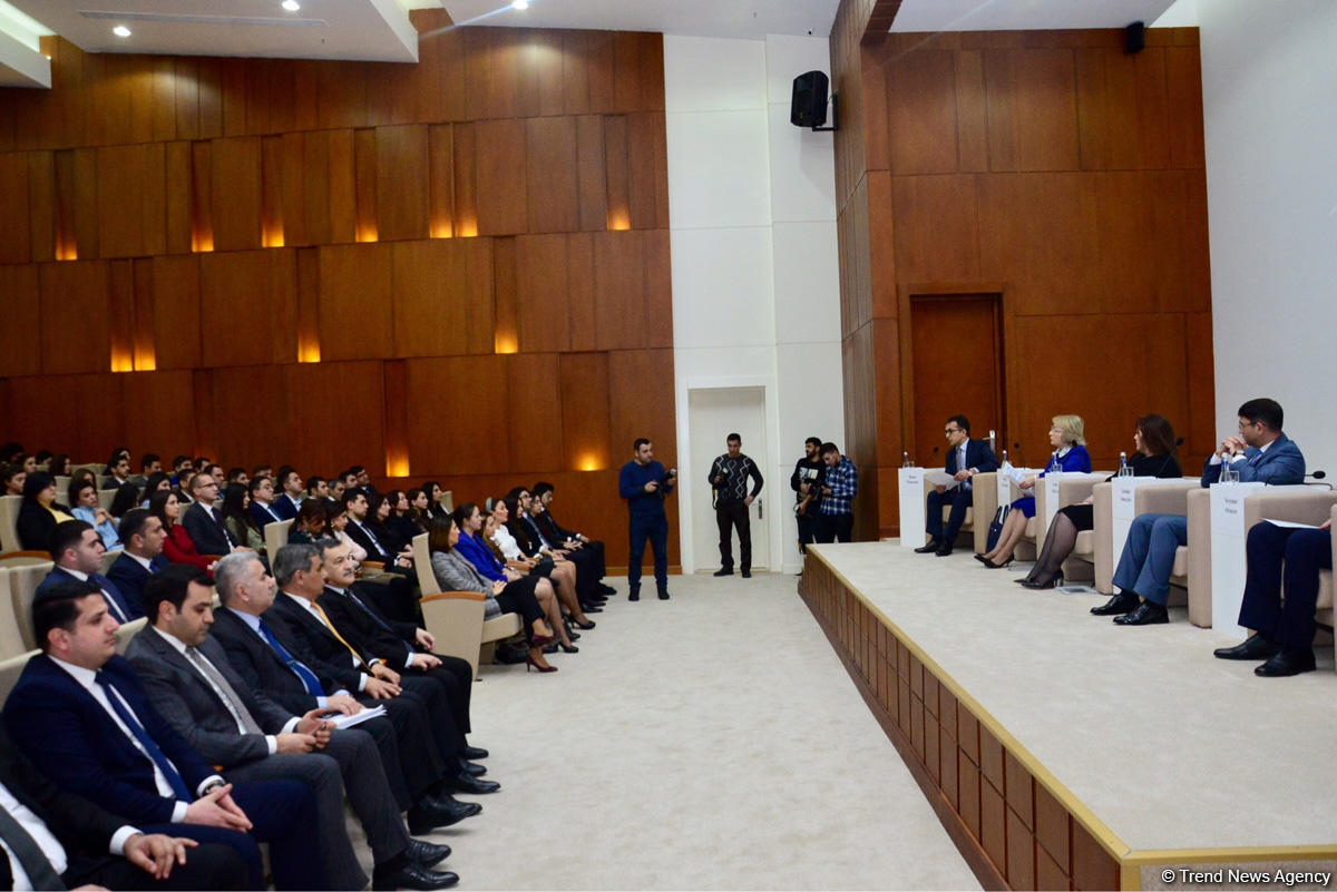 YAP-da “Gənclər və ailə: ənənə və müasir baxış” mövzusunda tədbir keçirilib (FOTO)