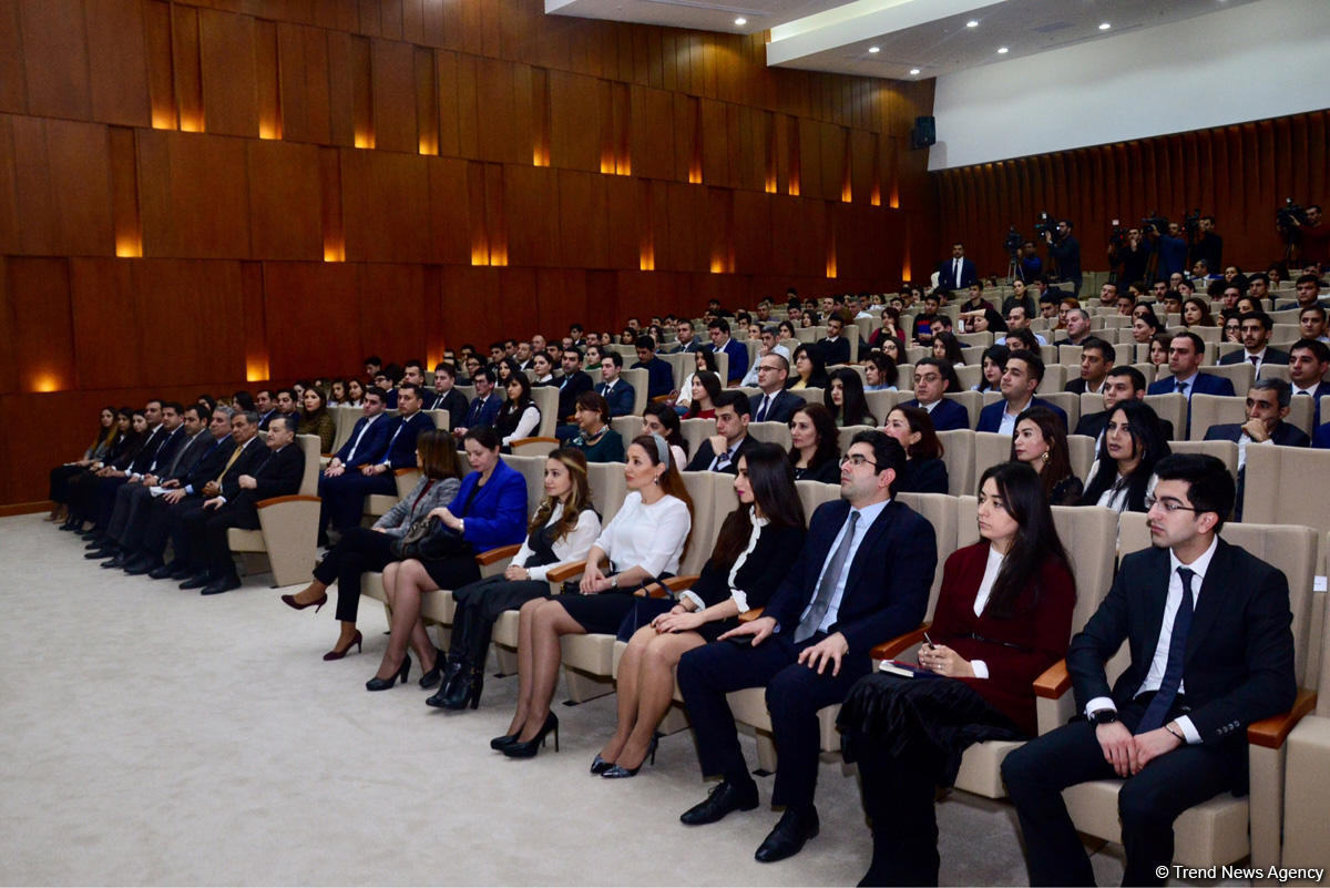 YAP-da “Gənclər və ailə: ənənə və müasir baxış” mövzusunda tədbir keçirilib (FOTO)