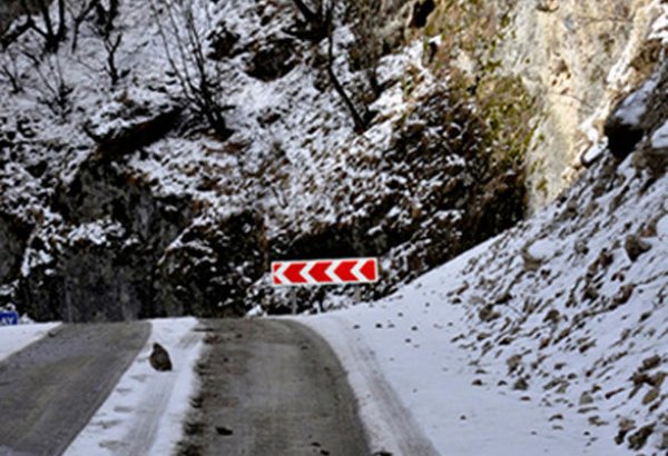Gədəbəy və Qrıza qar yağıb