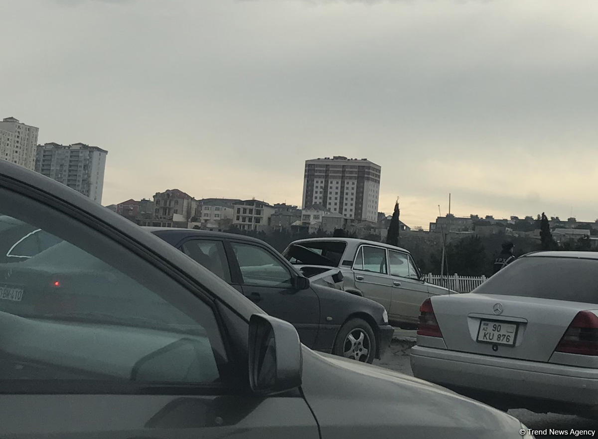 Bakı-Sumqayıt yolunda QƏZA tıxaca səbəb oldu (FOTO)