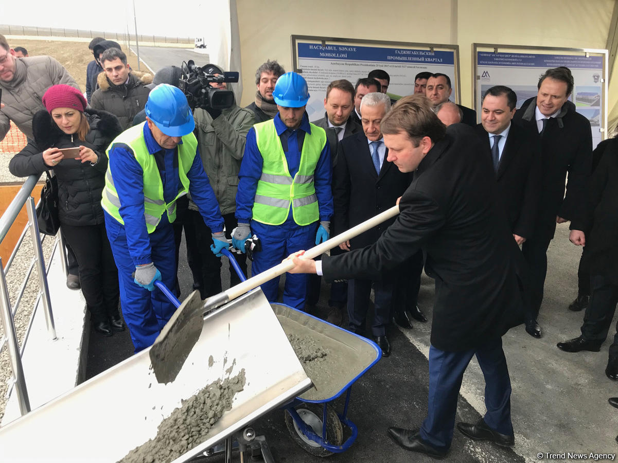 Azərbaycan kiçik tonnajlı avtomobillər istehsal edəcək (FOTO)
