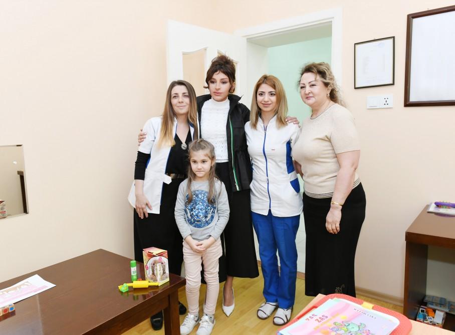 Birinci vitse-prezident Mehriban Əliyeva Bakıdakı Uşaq Psixonevroloji Mərkəzində olub (FOTO)